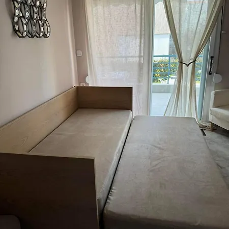 Little Bay House بيت للعطل *